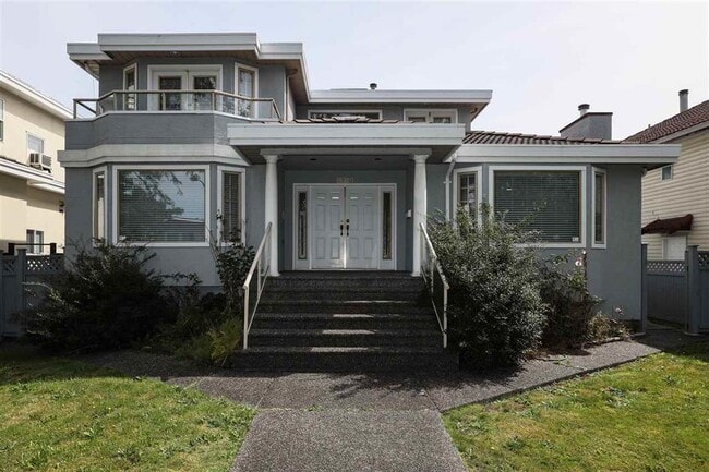 property at 5950 Lanark St