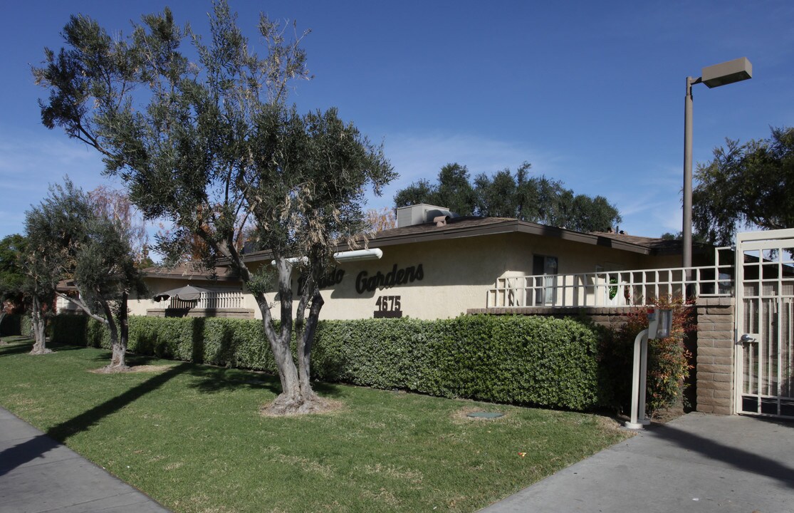 El Dorado Garden Apartments in Riverside, CA - Foto de edificio