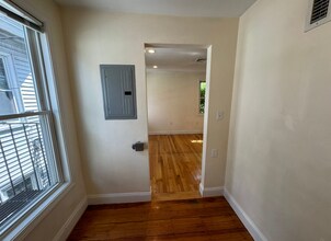 12 Cheever Ct, Unit 2 in Boston, MA - Building Photo - Building Photo