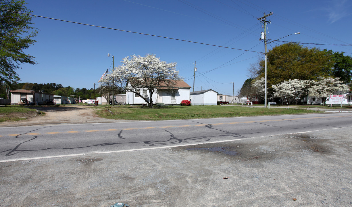 71 Galilee Rd in Smithfield, NC - Foto de edificio