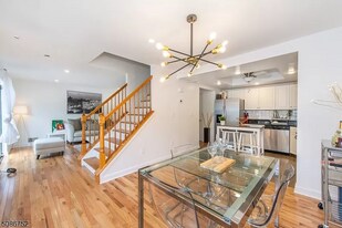 58 Yancy Dr in Newark, NJ - Building Photo