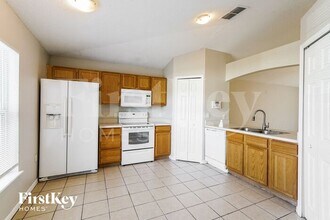 7831 Country Chase Ave in Lakeland, FL - Building Photo - Building Photo
