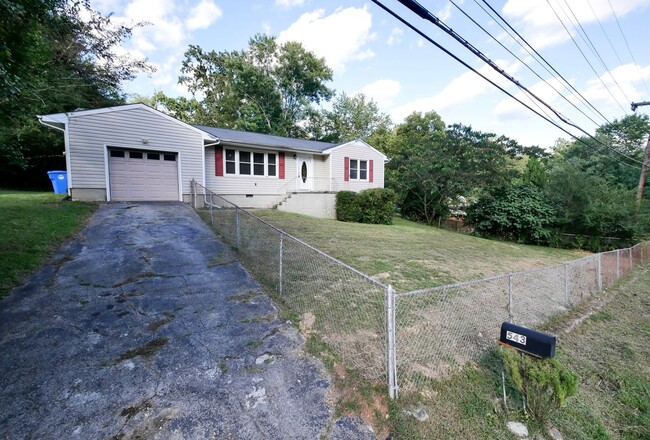543 Manchester Dr in Chattanooga, TN - Foto de edificio - Building Photo
