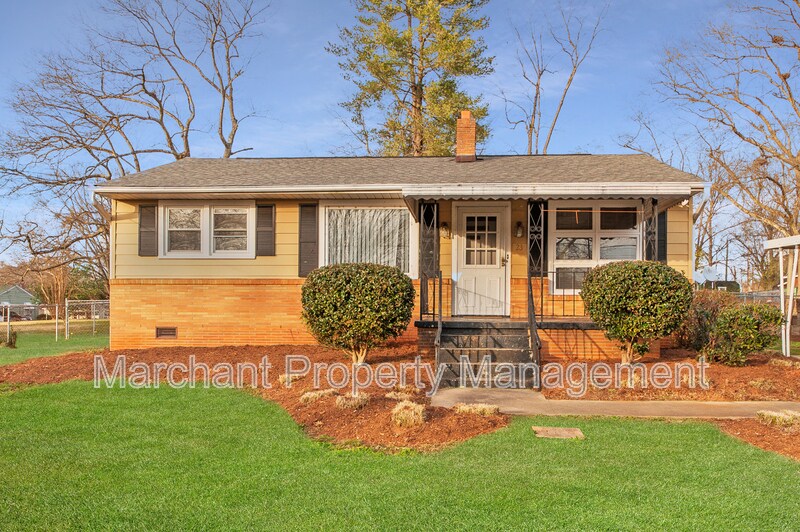 23 Brownwood Dr in Greenville, SC - Building Photo