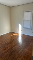 549 4th St, Unit 2