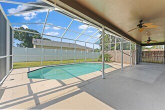 16219 Turnbury Oak Dr in Odessa, FL - Foto de edificio - Building Photo