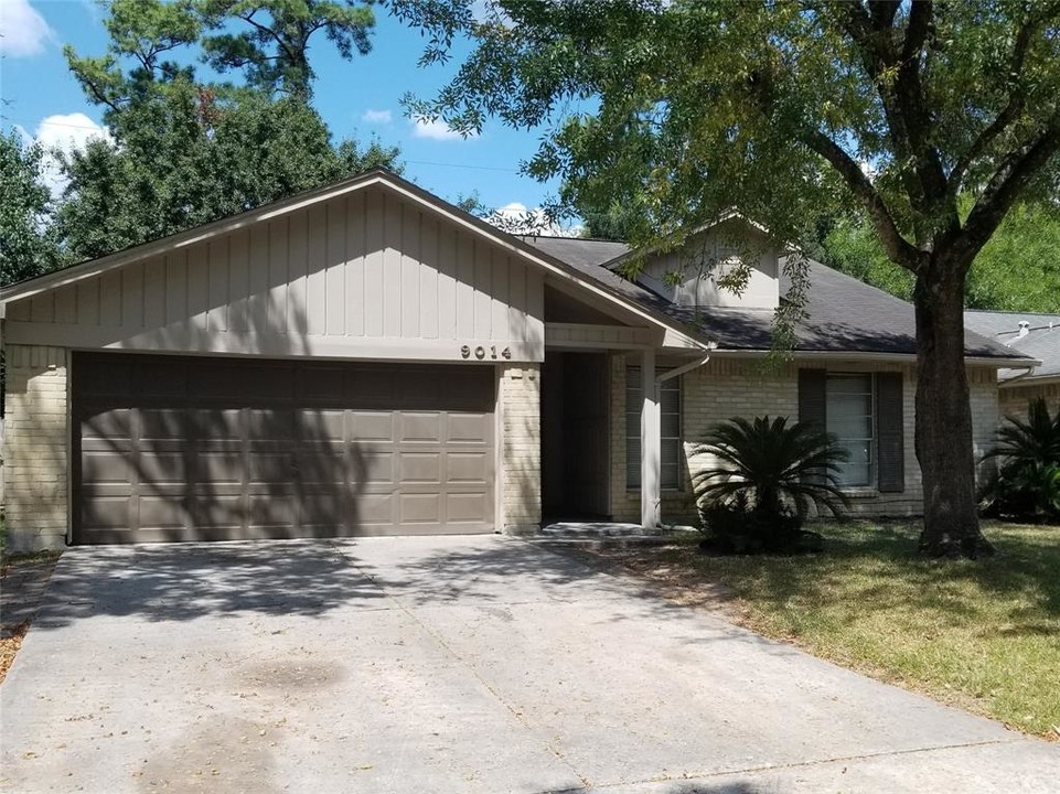 9014 Edenbridge St in Spring, TX - Building Photo