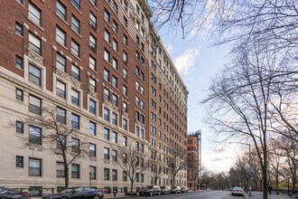 The Dorchester in New York, NY - Foto de edificio - Building Photo