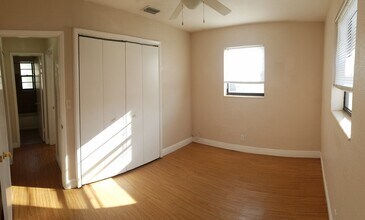 4190 NW 11th Ave in Oakland Park, FL - Building Photo - Building Photo