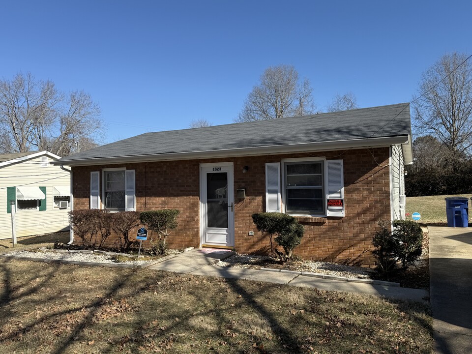 1823 Pleasant St in Winston-Salem, NC - Building Photo