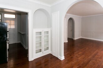 547 W Surf St in Chicago, IL - Building Photo - Building Photo