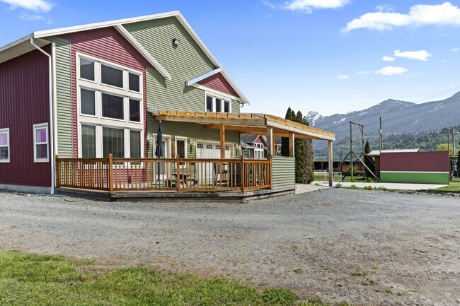 49885 Prairie Central Rd in Chilliwack, BC - Building Photo - Building Photo