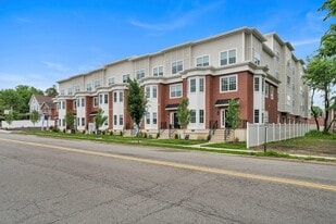 70 Ridgedale Ave in Morristown, NJ - Building Photo