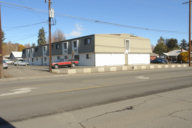 1020 S 20th Ave in Yakima, WA - Building Photo - Building Photo