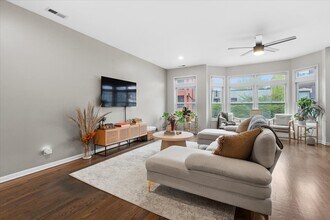 2209 W North Ave in Chicago, IL - Building Photo - Building Photo