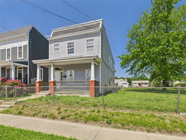 property at 1610 N 28th St