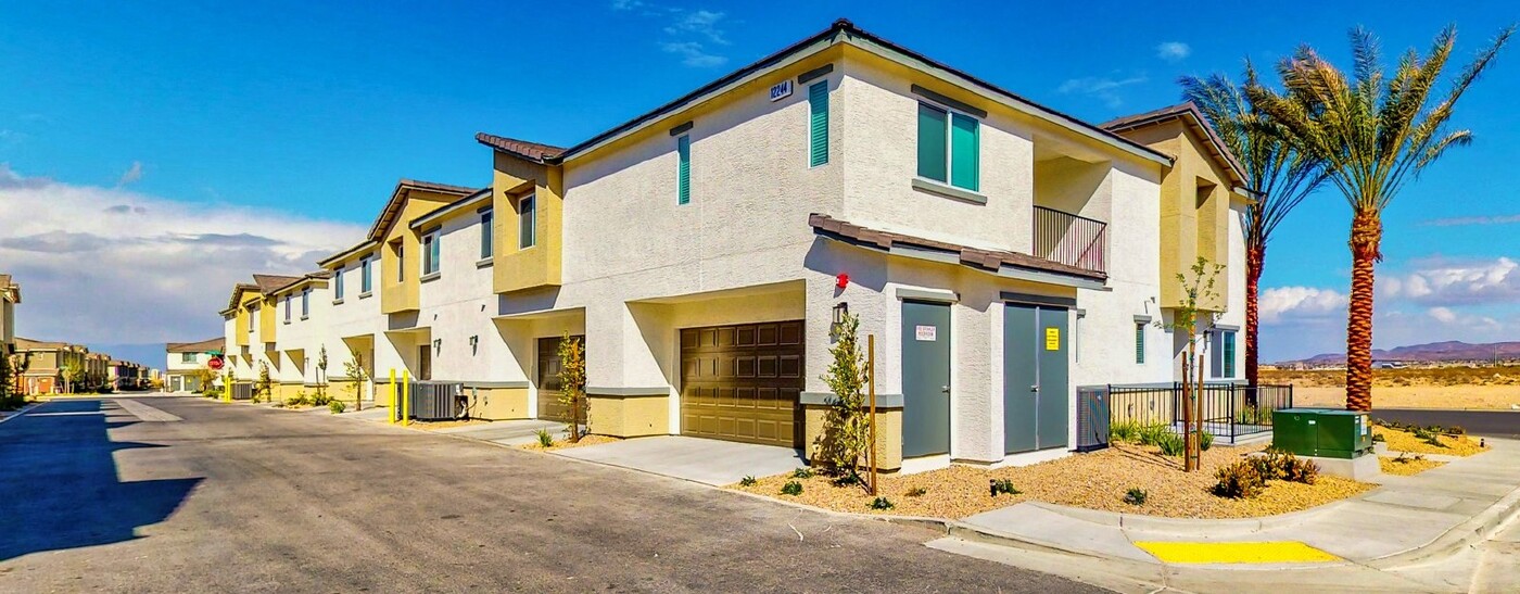 12244 Radiant Sunrise Rd in Las Vegas, NV - Building Photo