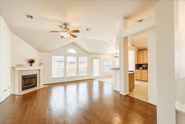 15615 Lost Maples Dr in Sugar Land, TX - Building Photo - Building Photo