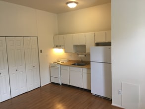 15 E Read St in Baltimore, MD - Building Photo - Building Photo