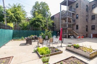 3149 W Lyndale St, Unit 1 in Chicago, IL - Building Photo - Building Photo