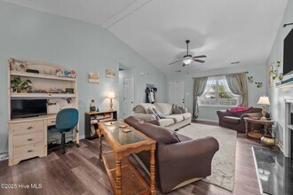 1006 Hollyfield Ct in Jacksonville, NC - Building Photo - Building Photo