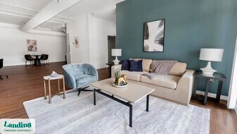 222 E Saratoga St in Baltimore, MD - Building Photo