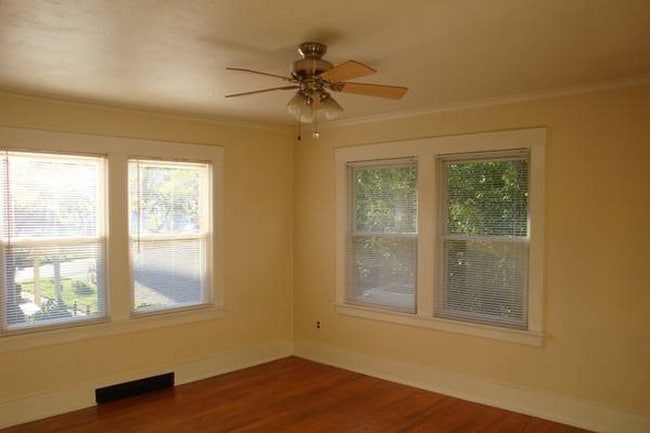 1207 E 9th St, Unit Apt 1 in Davenport, IA - Foto de edificio - Building Photo