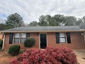 113 Deer Creek Dr in Athens, GA - Building Photo