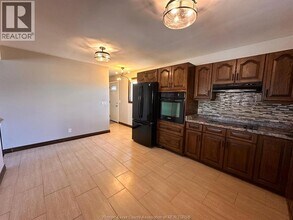 1115 Morton Dr in Windsor, ON - Building Photo - Building Photo