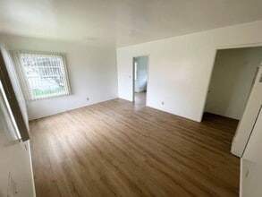 1870 Ocean Ave in Ventura, CA - Building Photo - Building Photo