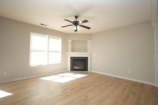 4909 Muskogee Dr in Charlotte, NC - Foto de edificio - Building Photo