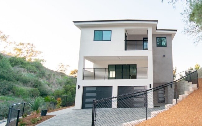 2270 Dunstan St in Oceanside, CA - Building Photo - Building Photo
