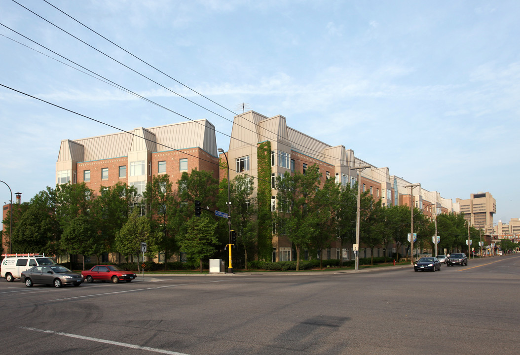 Dinnaken House in Minneapolis, MN - Building Photo