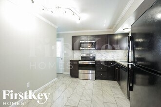 11321 Amboy Ln in St. Louis, MO - Building Photo - Building Photo