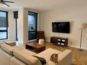 2556 W Armitage Ave-Unit -206 in Chicago, IL - Foto de edificio - Building Photo