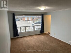 33 Ashwood Crescent in Brampton, ON - Building Photo - Building Photo