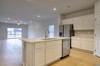 12392 Whitcomb Cir in Athens, AL - Building Photo - Building Photo