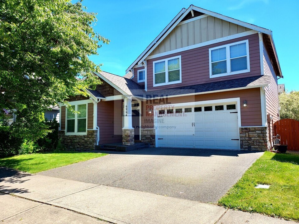 6964 Compass St SE in Lacey, WA - Building Photo