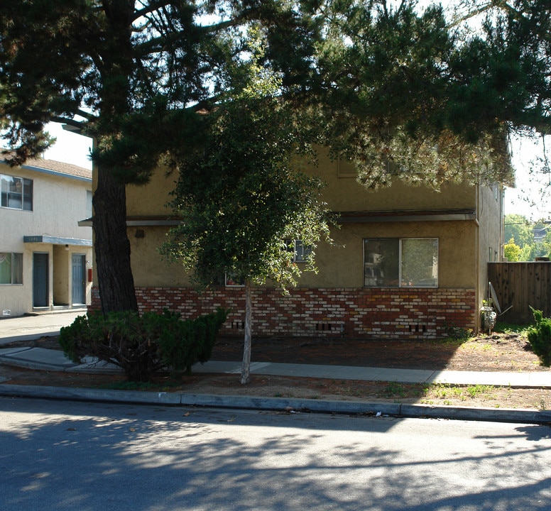 1650 Queen Charlotte Dr in Sunnyvale, CA - Building Photo