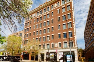 Parkway Apartments in Chicago, IL - Building Photo
