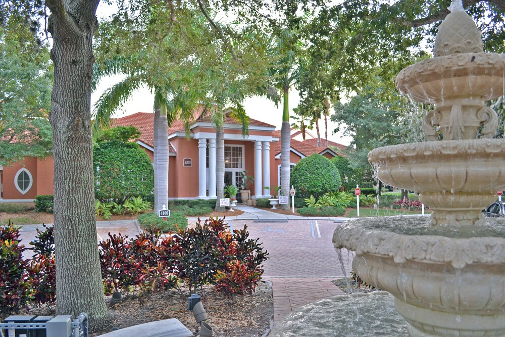 4142 Central Sarasota Pkwy in Sarasota, FL - Building Photo