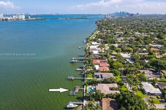 9999 NE 13th Ave in Miami Shores, FL - Building Photo - Building Photo