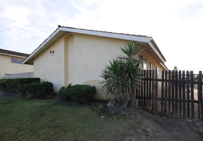 3508-3514 N Chester Ave in Bakersfield, CA - Building Photo - Building Photo