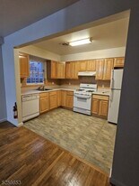 1042 Bergen St in Newark, NJ - Building Photo