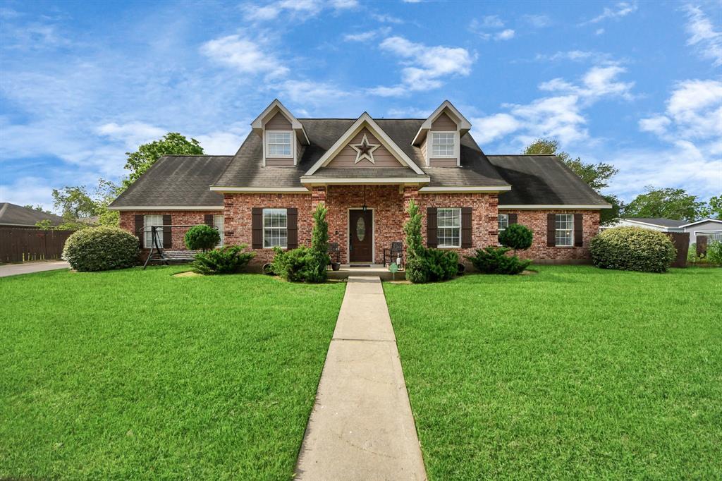 1603 Dove Run in Brookshire, TX - Building Photo