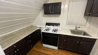 18 Maxwell St, Unit 3 Apartamentos