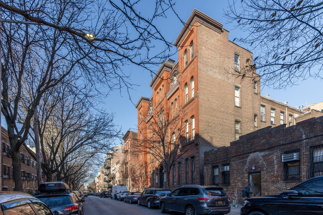 143 S 8th St in Brooklyn, NY - Building Photo - Building Photo