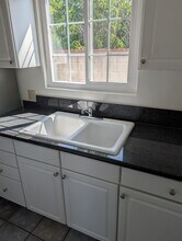1126 E Palmer Ave, Unit A in Glendale, CA - Building Photo - Building Photo