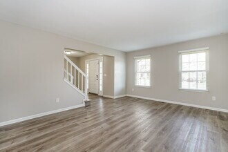 1127 Crestview St in Reynoldsburg, OH - Building Photo - Building Photo