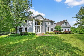 7 Paiges Way in Warwick, NY - Building Photo - Building Photo